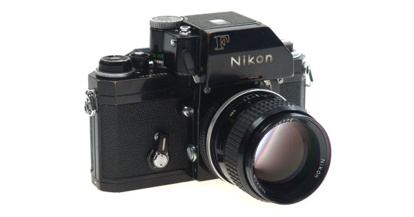 ブラックボディのNikon Fが語りかけてくるもの。｜記憶カメラ