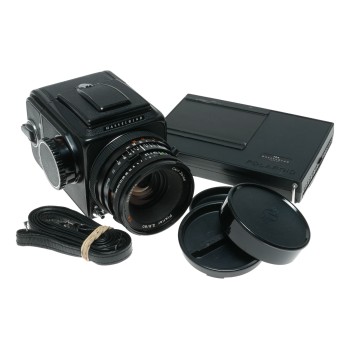 Hasselblad 500 C/M black roll film 6x6 Zeiss Planar 2.8/80 T 100 Polaroid instant magazine