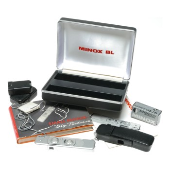 Minox BL sub-miniature spy camera set in box case chain accessories Agfapan 100 film