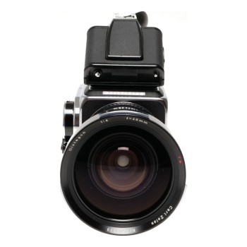 Hasselblad 500C/M camera 6x6 Zeiss Distagon 40mm Lens