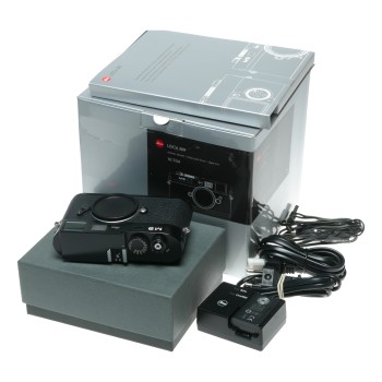 Leica M9 black paint digital camera 10704 boxed charger complete